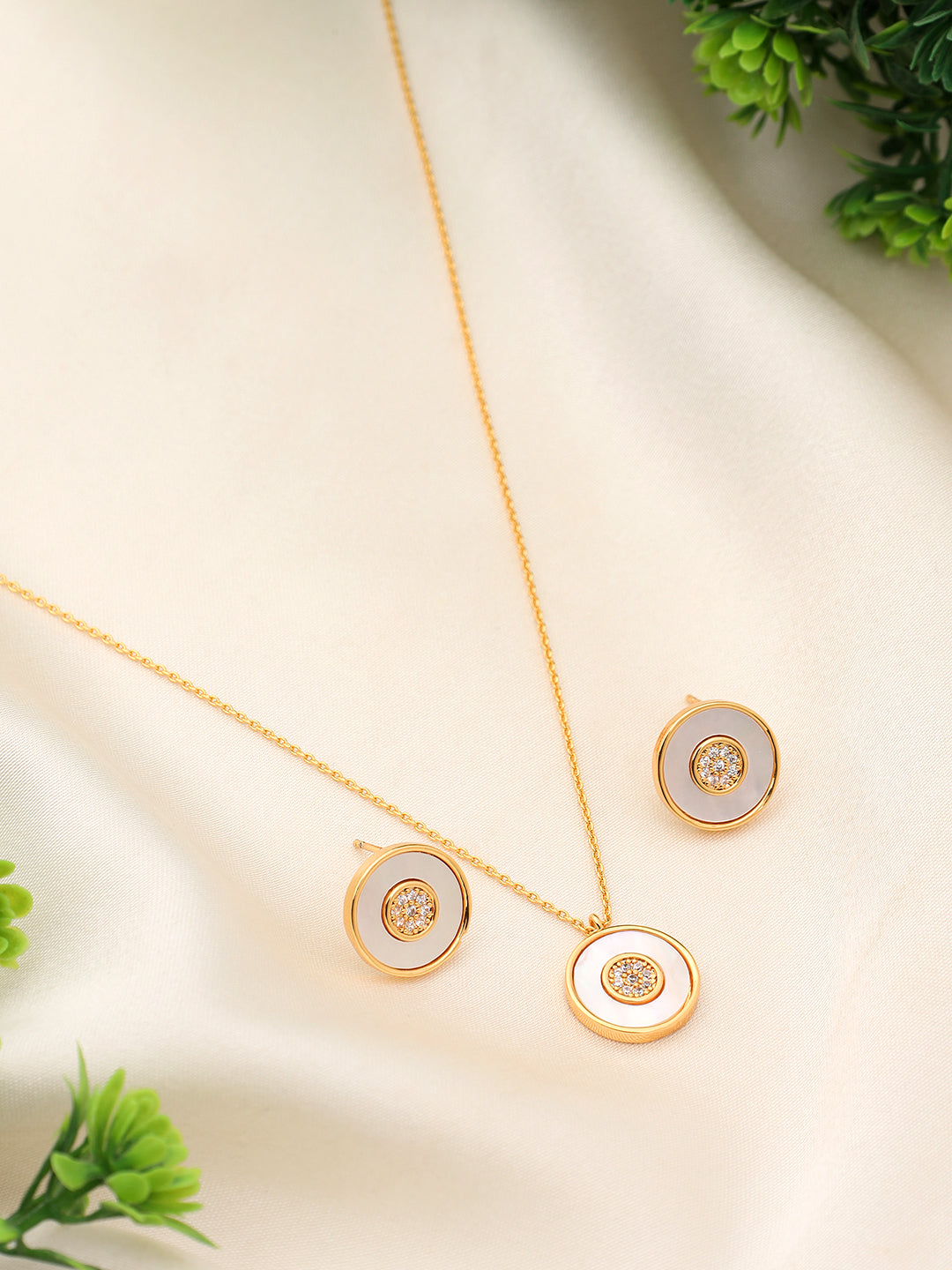 Women Gold Plated Necklace With Earrings