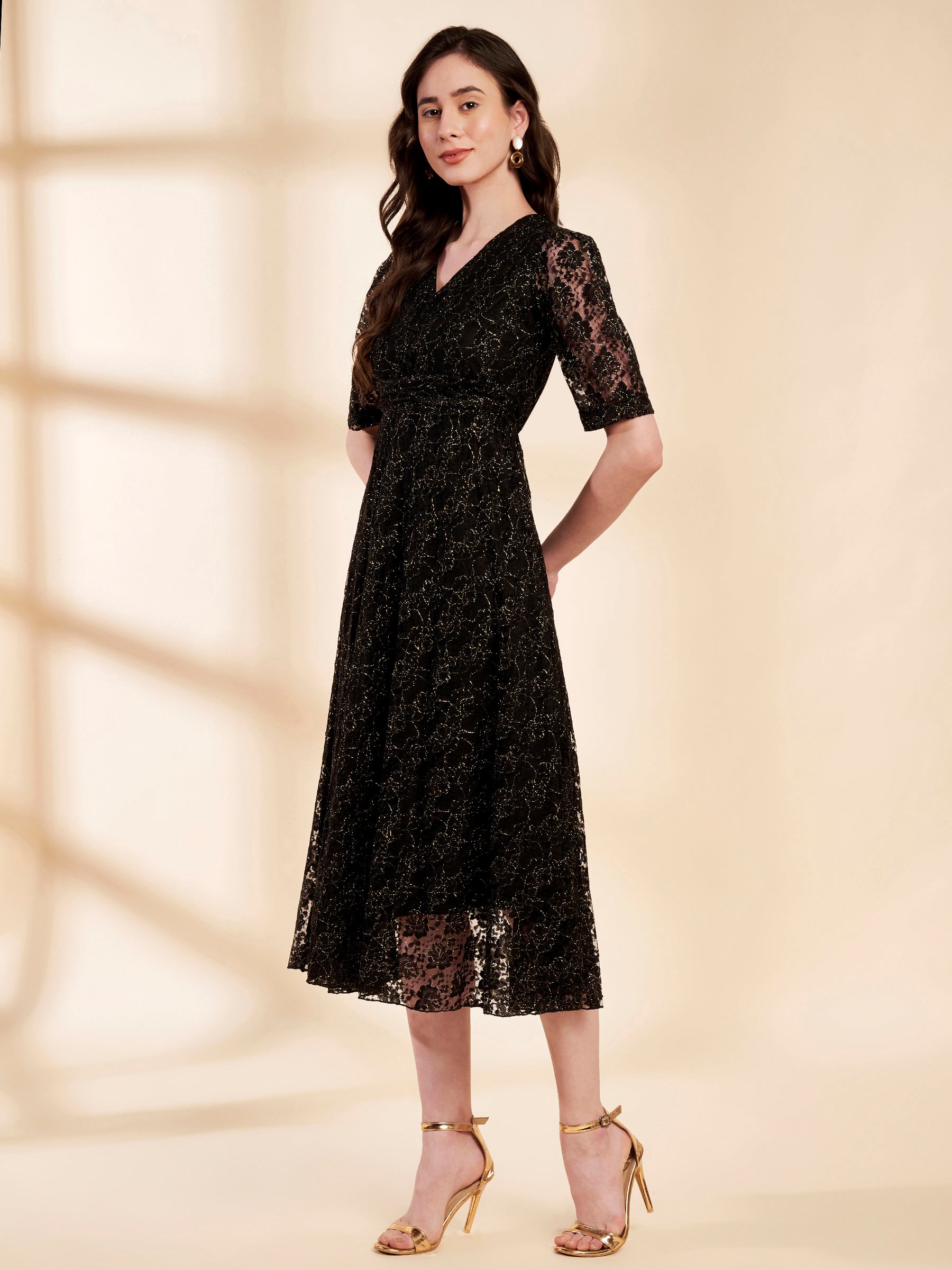 Stylish Black Textured Pleated Midi Dress