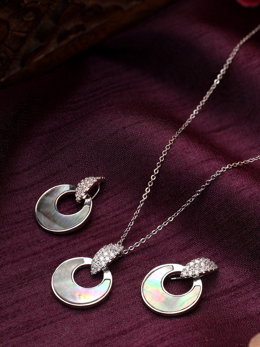 Women Silver Necklace and Chains
