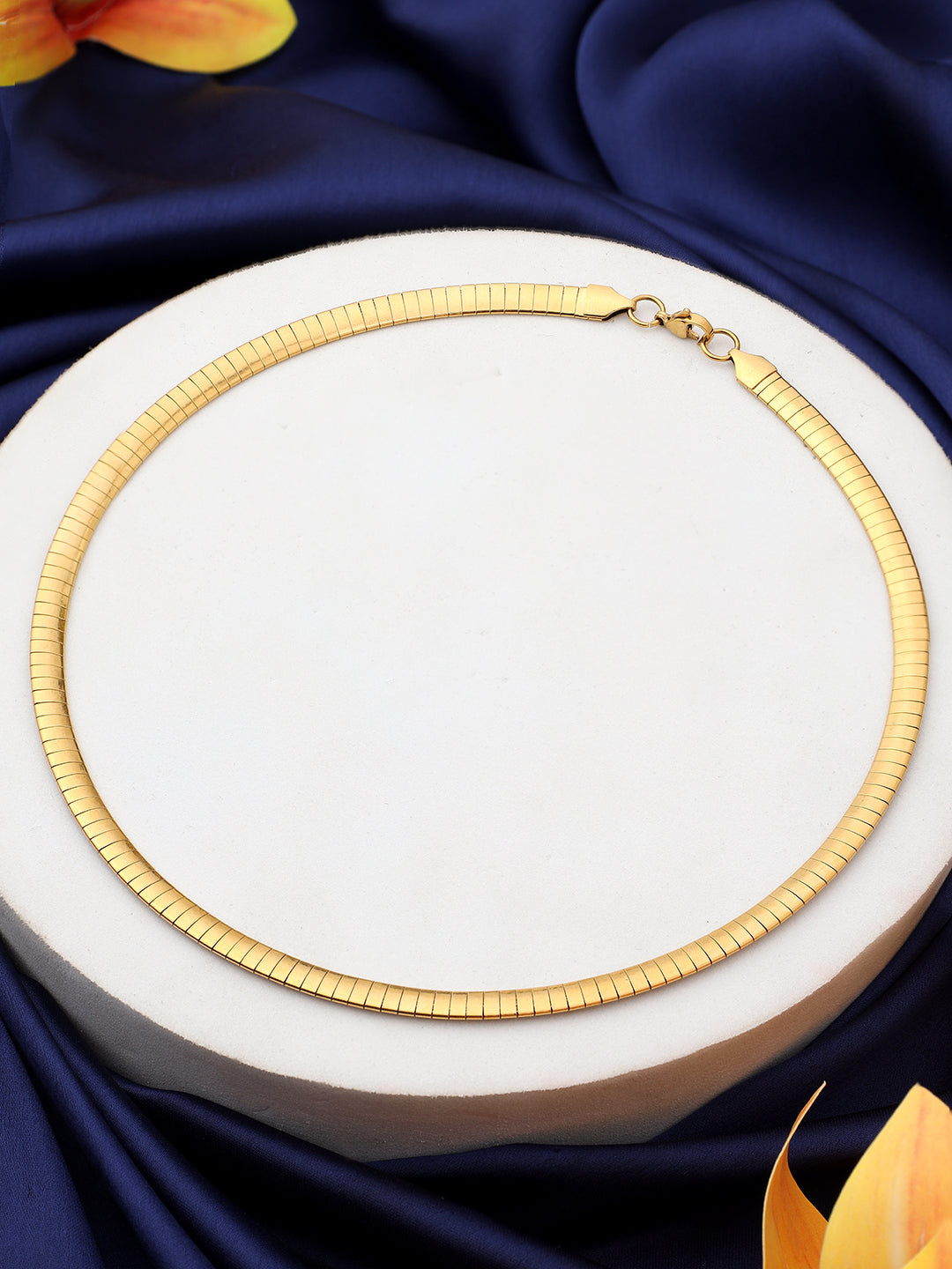 Minimal Gold-Plated Chain