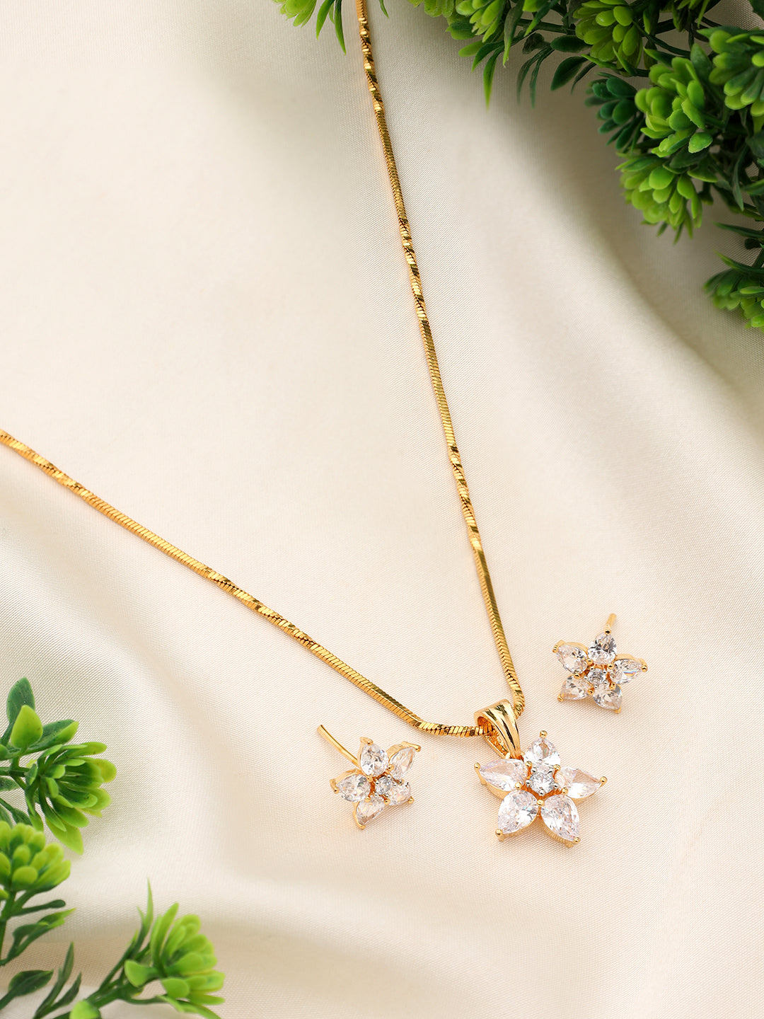 Gold-Plated Starfish Rhinestone Necklace