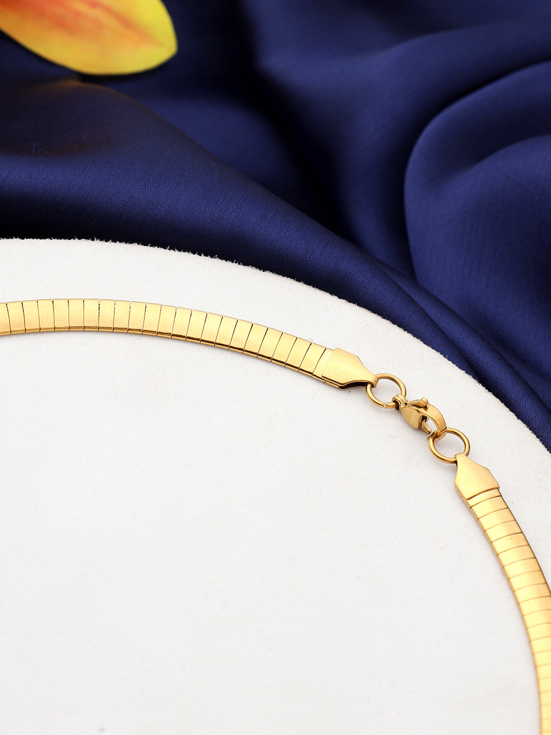 Minimal Gold-Plated Chain