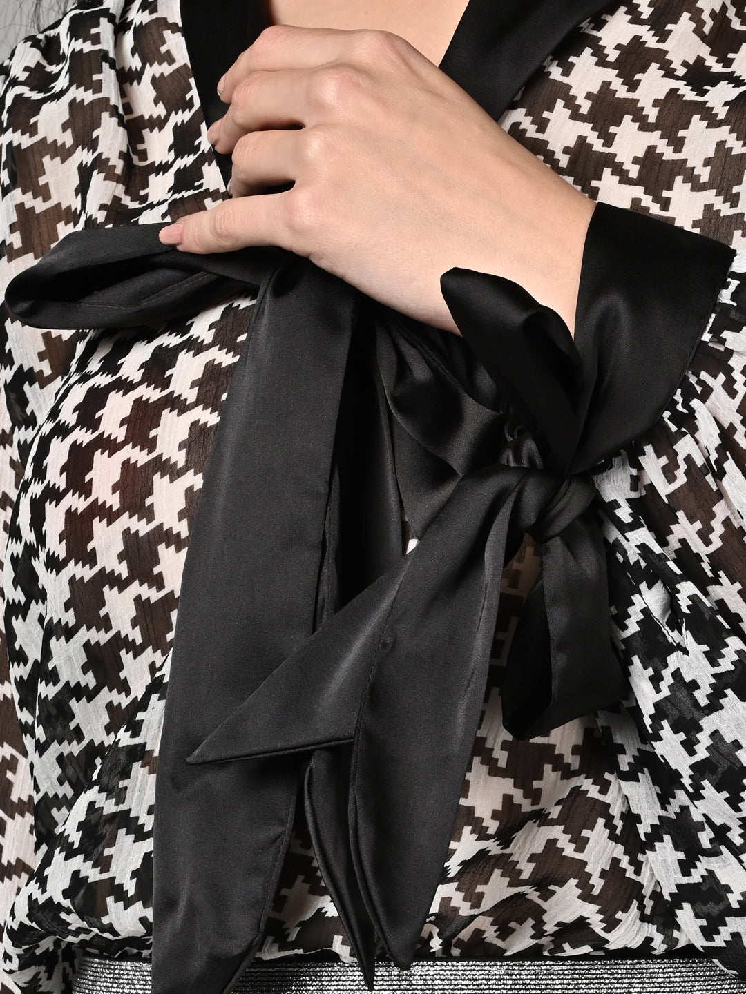 Classy Patterned Black & White Top